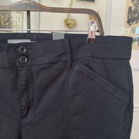 NWT Torrid Crop Aviator Skinny Stretch Twill Mid-Rise Pant $65 24 - Picture 2 of 7